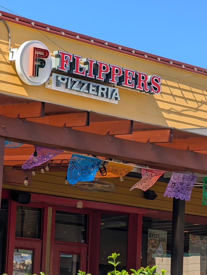 Flippers Pizza - Old Town