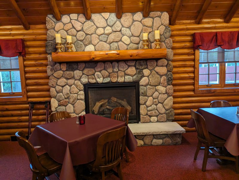 William's Pine Gables — Eagle River / Northwoods