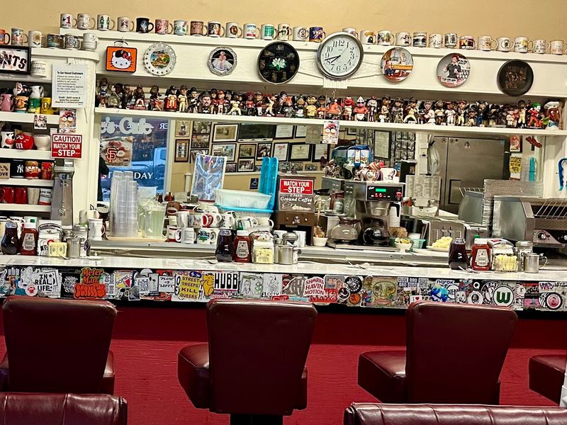 Eddie's Cafe