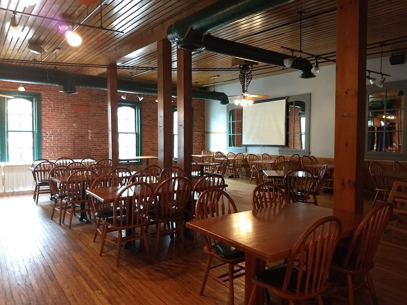 River House Bar & Grill - East Moline