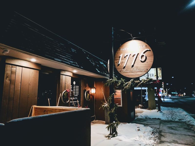 1776 Restaurant — Crystal Lake, IL