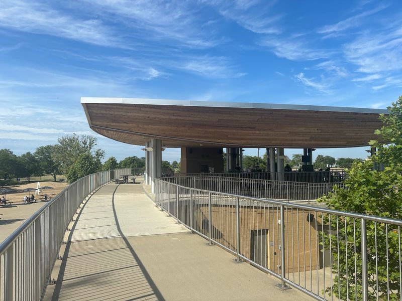Edgewater Beach House, Cleveland