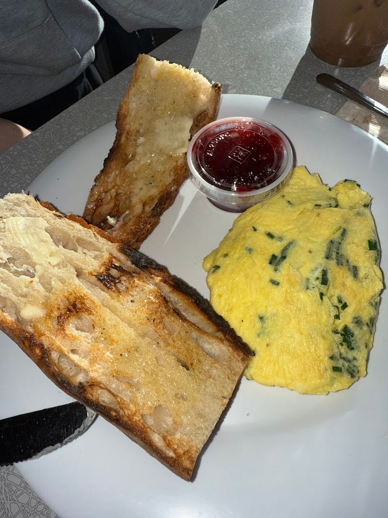 French Scrambled Eggs: A Slow-Cooked Masterpiece