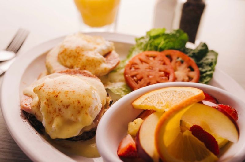 Eggs Benedict That Steals the Show