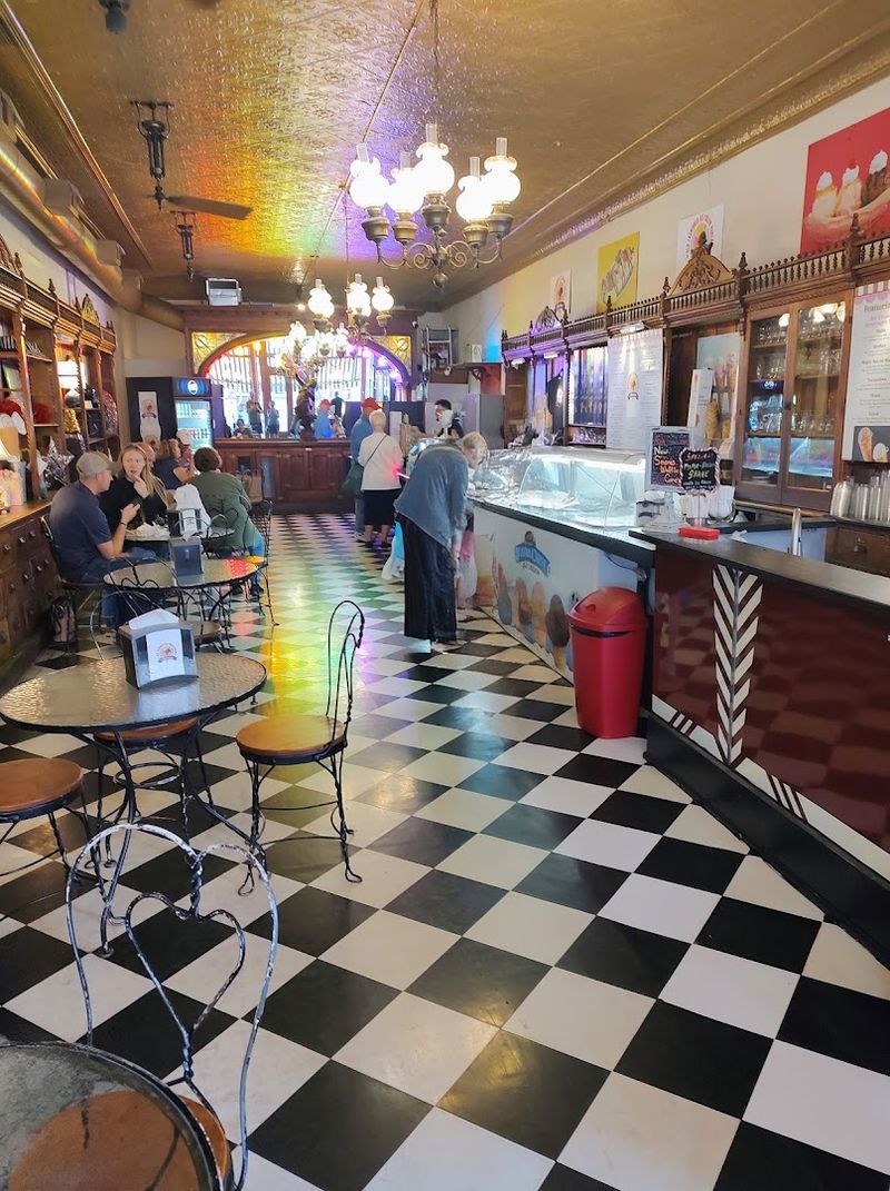 American Old Fashioned Ice Cream Parlor, Galena, Northwest IL
