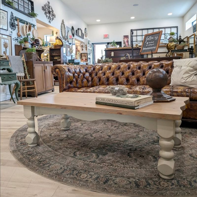 Modern Vintage, Hartville, OH