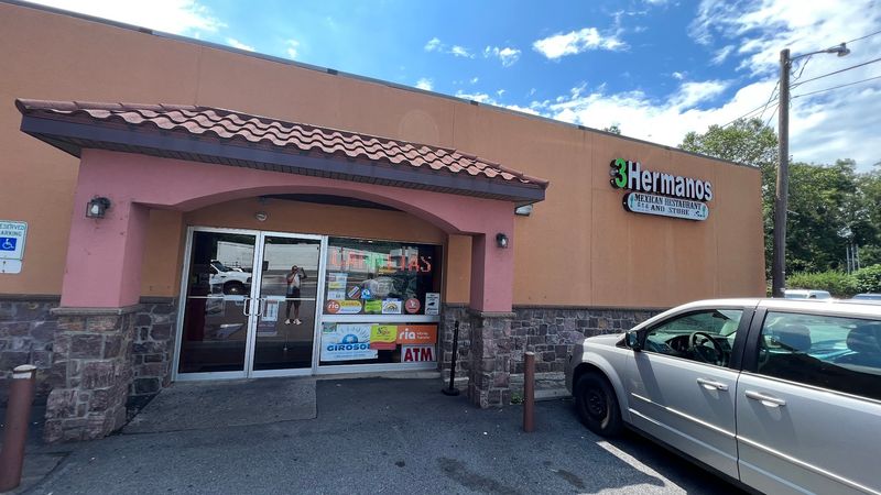 Tres Hermanos (Harrisburg)