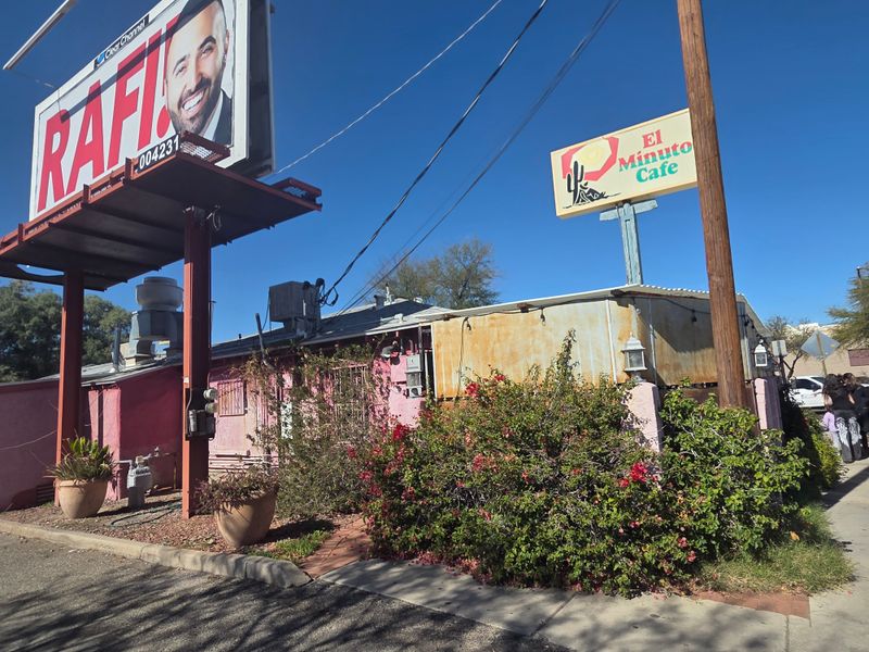 El Minuto Cafe