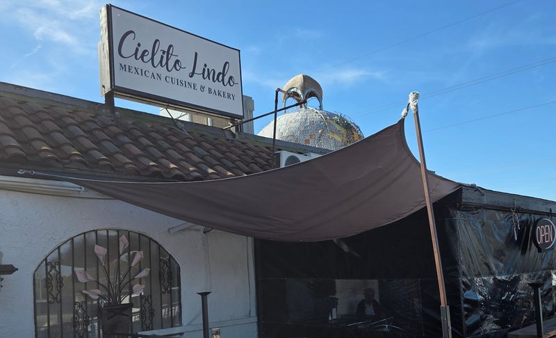 Cielito Lindo, Los Angeles
