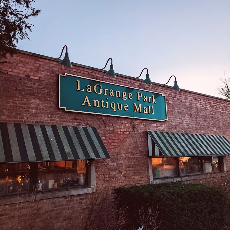 La Grange Park Antique Mall, La Grange Park