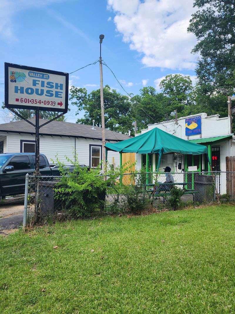 Valley Street Fish House, Jackson