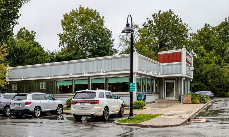 Orem's Diner – 167 Danbury Rd, Wilton