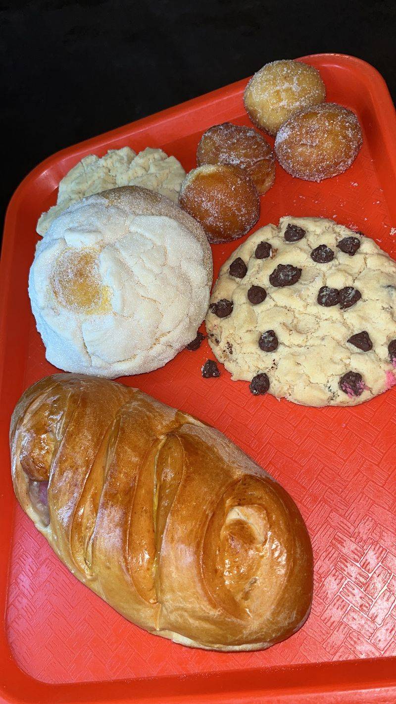 Elviras Bakery/ Flamingos Restaurant