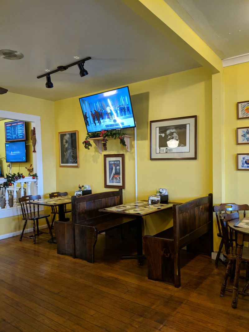 Mind The Line Etiquette