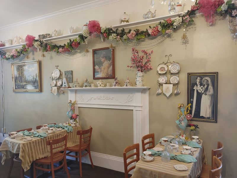 Emerald Necklace Inn Tea Room, Fairview Park