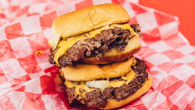 Rolo's – Queens' Burger Phenomenon