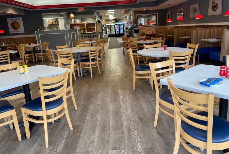 Eppes Essen Deli & Restaurant