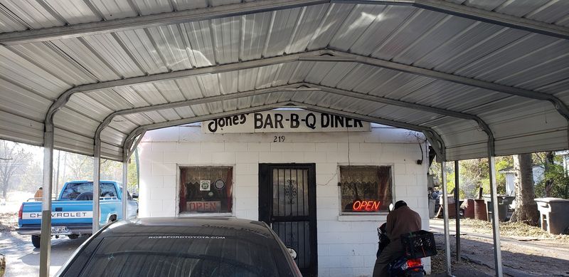 Jones Bar-B-Q Diner,  Marianna