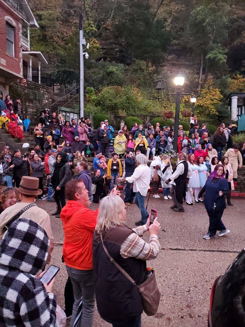 Eureka Springs Zombie Crawl, Eureka Springs