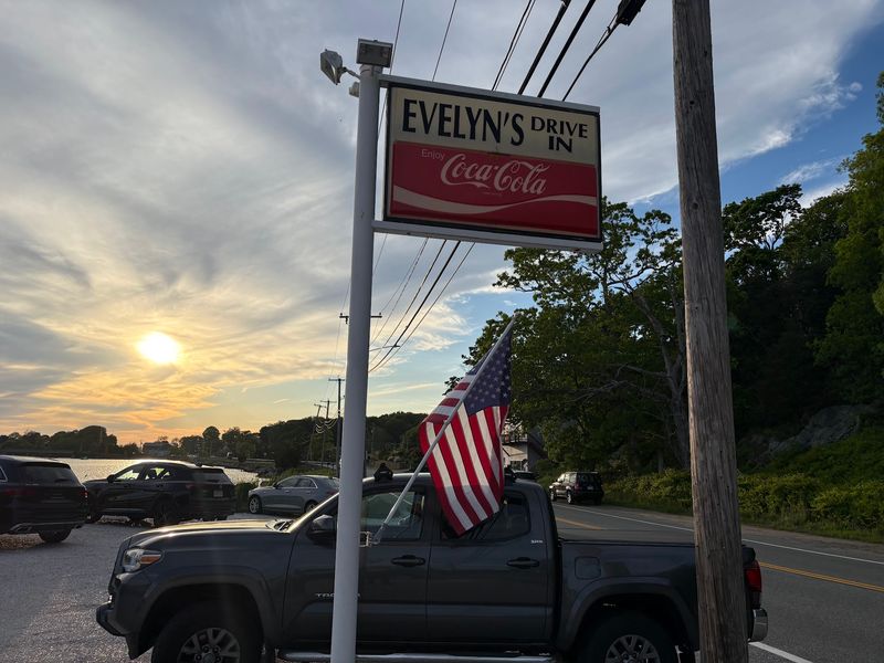 Evelyn's Drive-In
