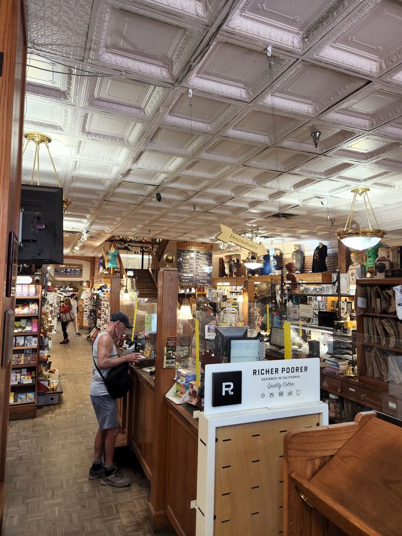 Architecture, Light, And Atmosphere