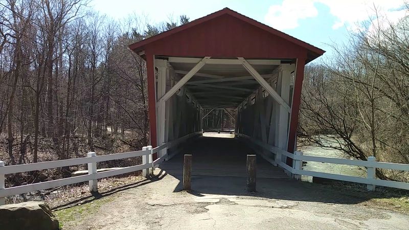 Everett Covered Bridge Trailhead, Peninsula