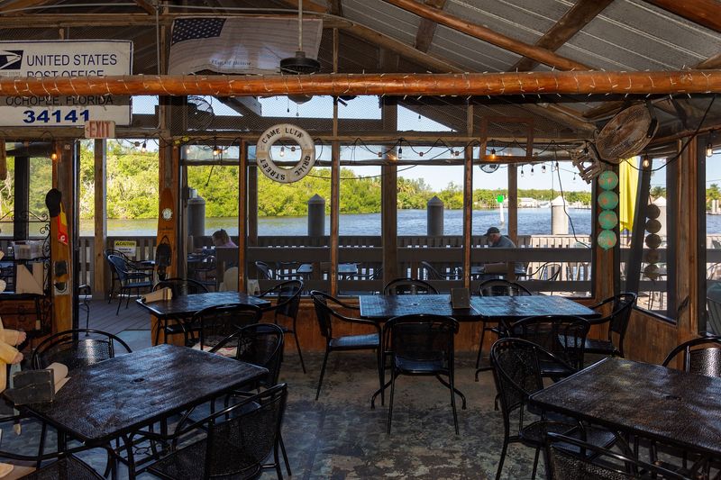 Everglades City - Camellia Street Grill