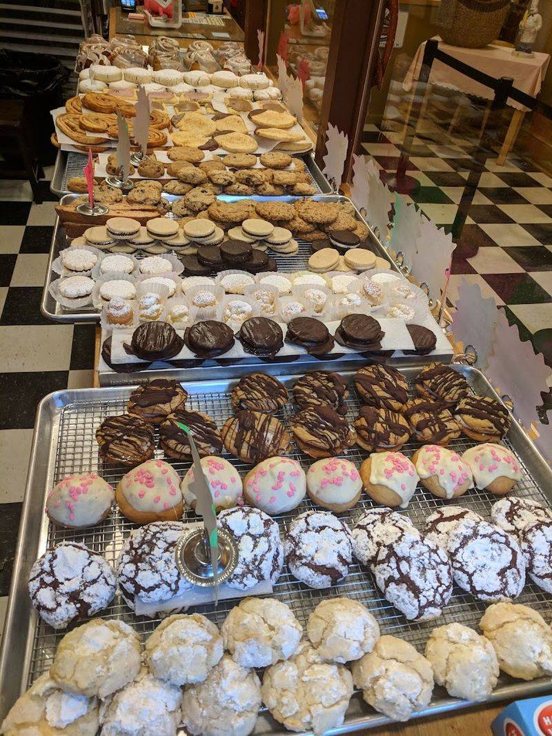 Cinnamon Rolls That Regulars Swear By