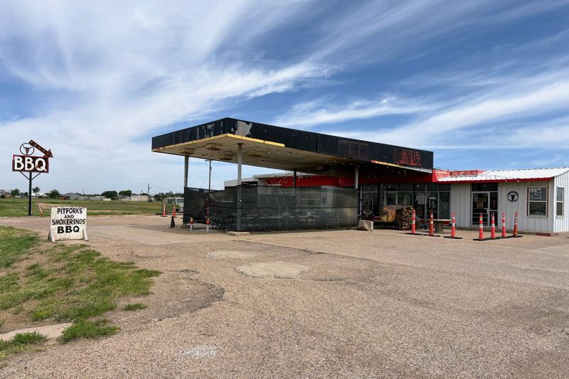 Pitforks & Smokerings BBQ, Slaton, Texas (1808 S US Hwy 84, Slaton, TX 79364)