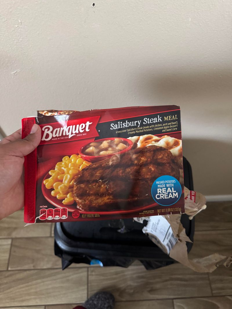 Banquet Salisbury Steak: Budget Blues