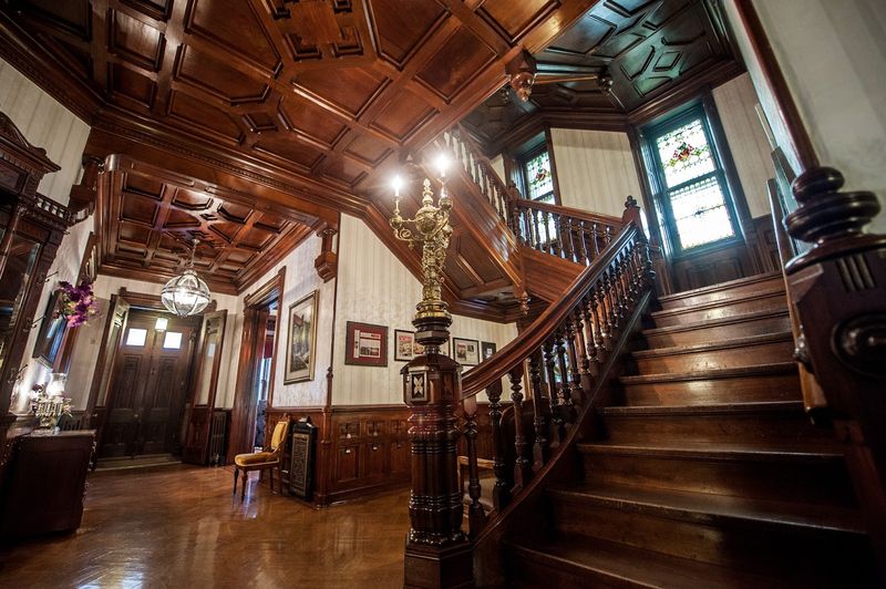 Warm Hospitality From Jess and the Reynolds Team