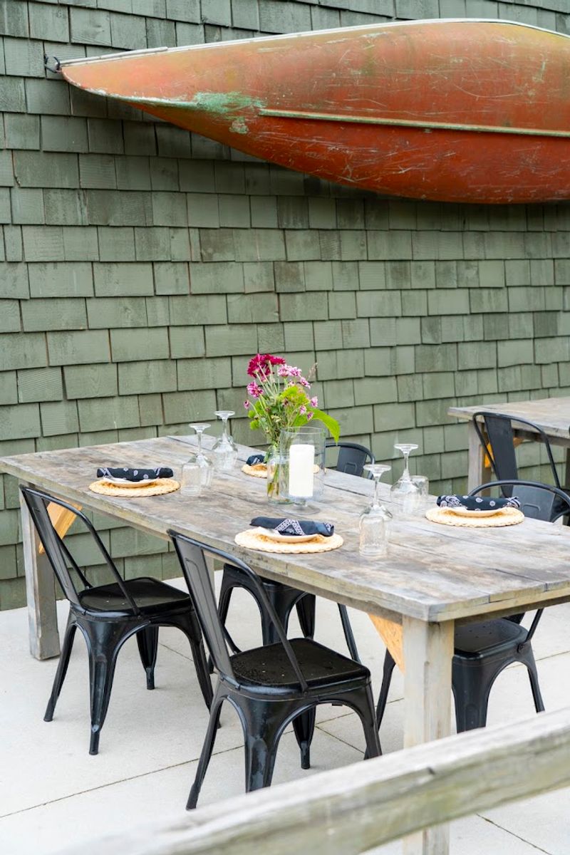 Expect Hospitality To Shape The Meal As Much As The Menu Expect Hospitality To Shape The Meal As Much As The Menu