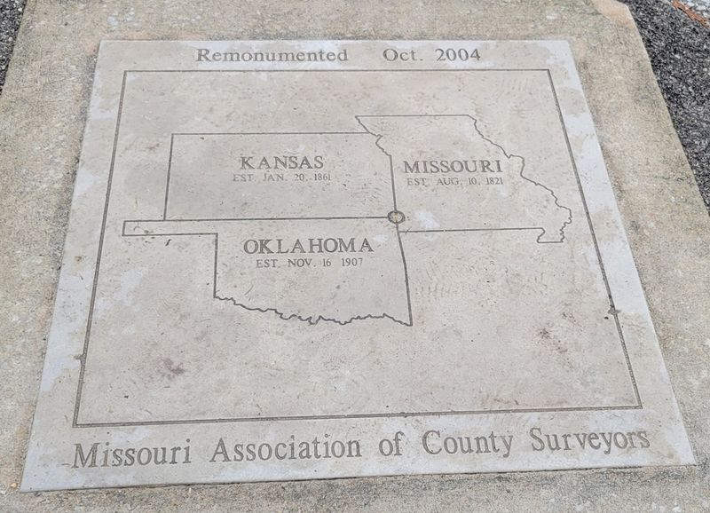 The OKKAMO Tri-State Marker Itself