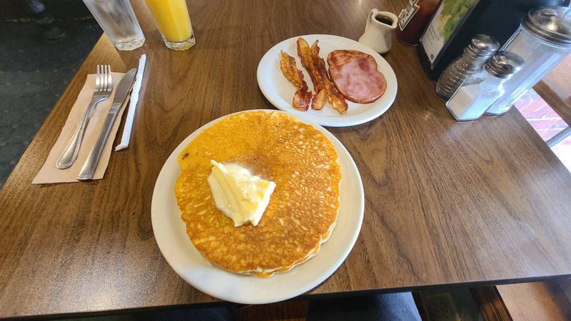 Consider Breakfast Hours For Shorter Waits