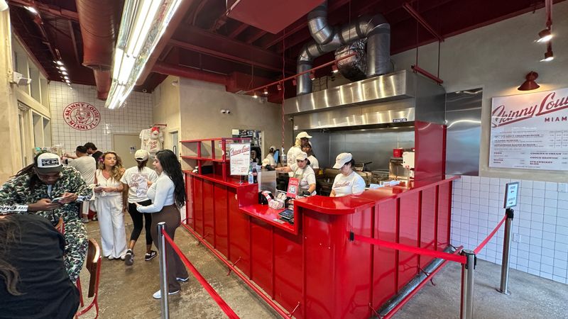 Vibes That Crackle And Purr