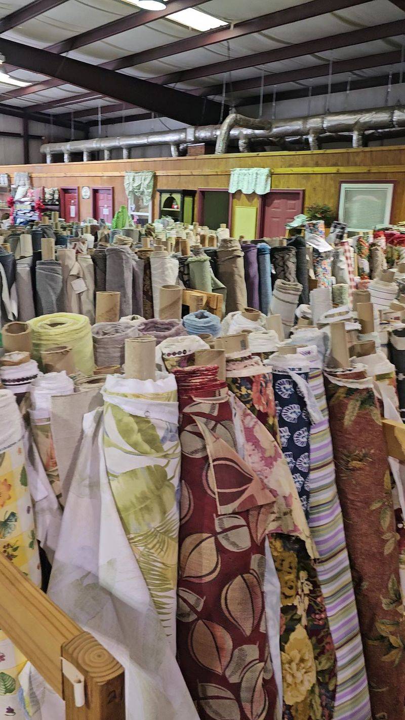 Fabric Warehouse, Alcolu