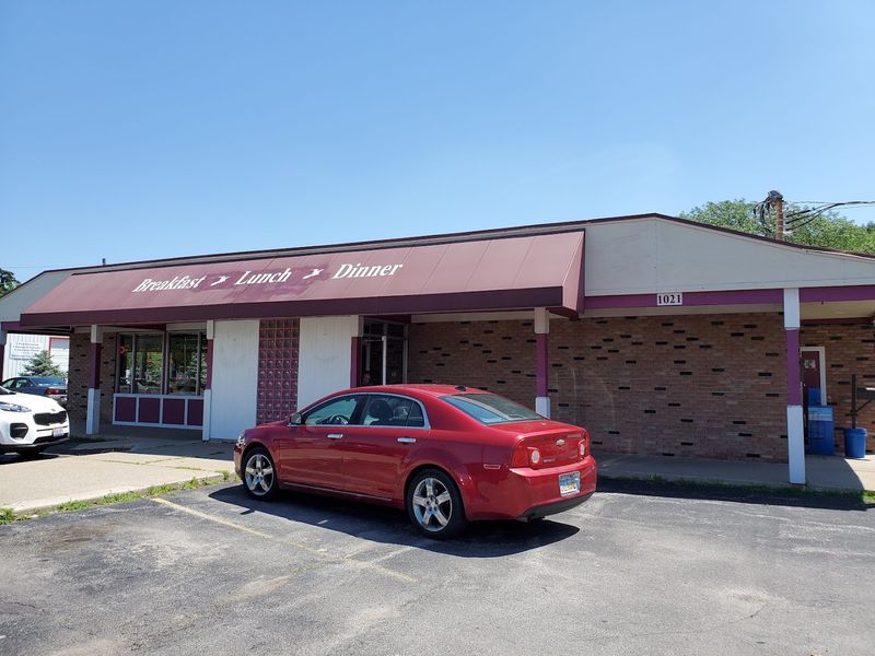 Falcon Family Restaurant, Bowling Green