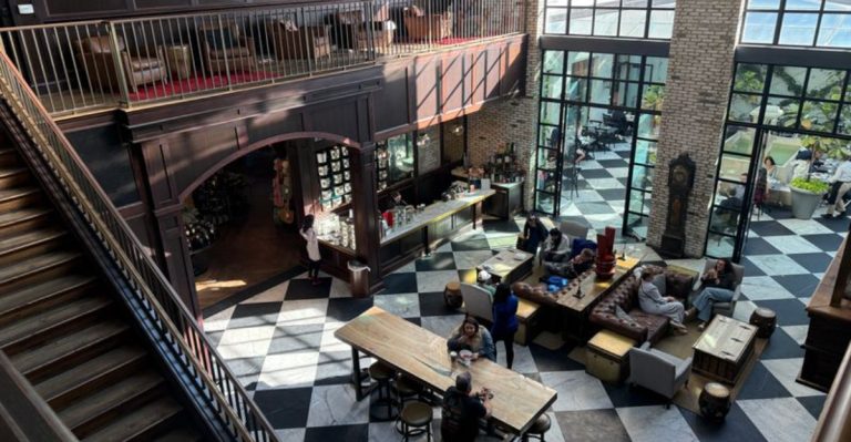 Fall In Love At This Cozy Book & Coffee Shop In Florida This Valentine’s Season