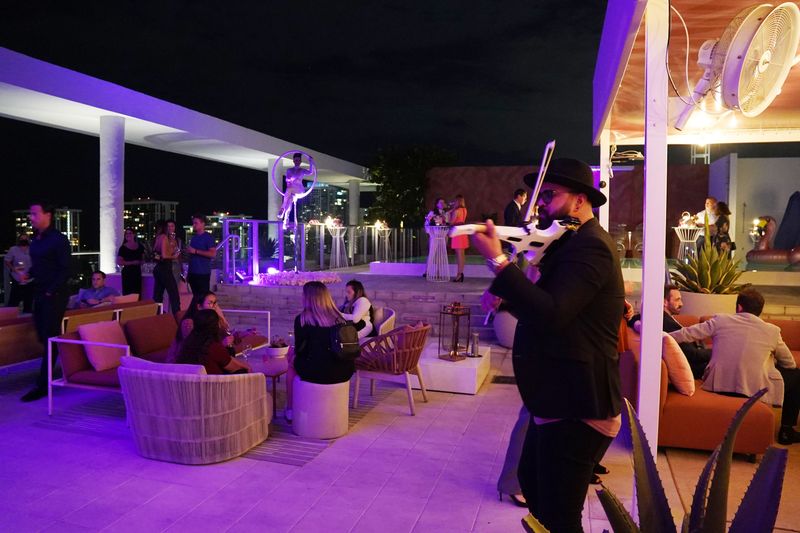 Vista Rooftop Bar & Lounge At Novotel Miami Brickell