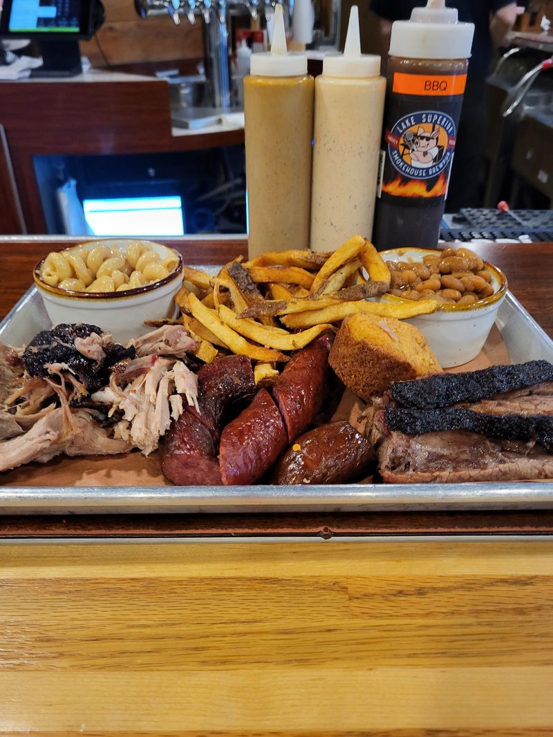 Lake Superior Smokehouse Brewpub – Marquette