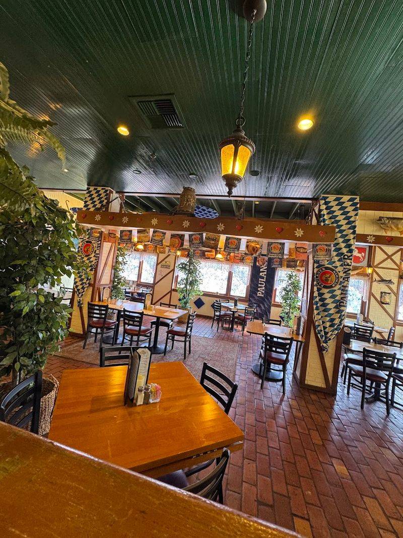 Families, Couples, And Solo Diners All Find Their Place Here