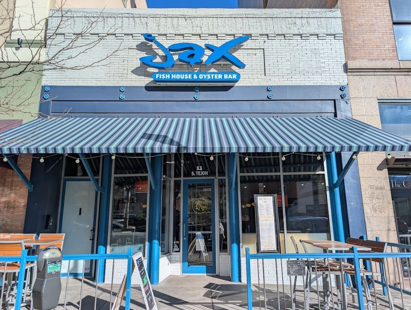 Making It a Mini Plan: The Pre- or Post-Dinner Stroll