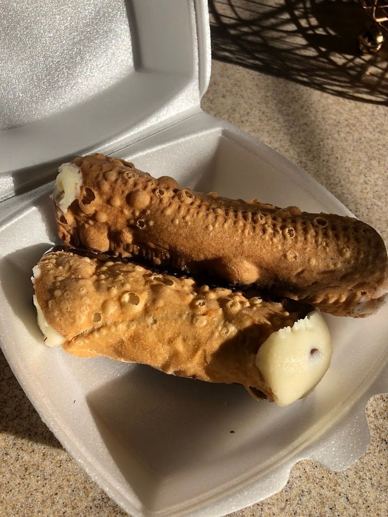 Cannoli Worth Planning Your Whole Day Around