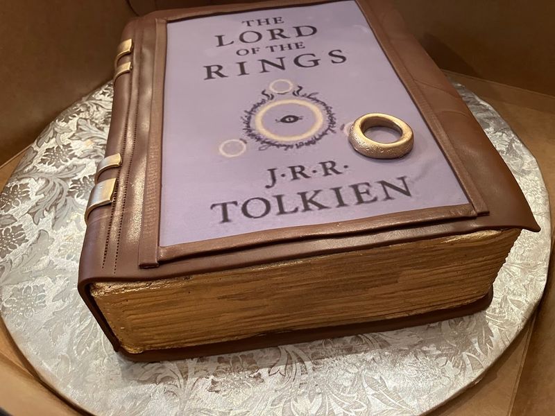 Signature Layer Cakes With Intricate Decoration