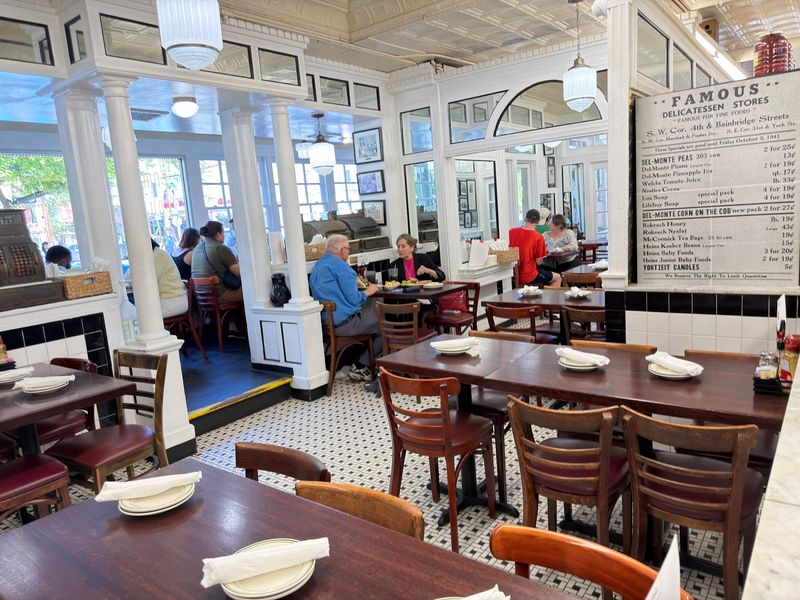Famous 4th Street Delicatessen, Philadelphia