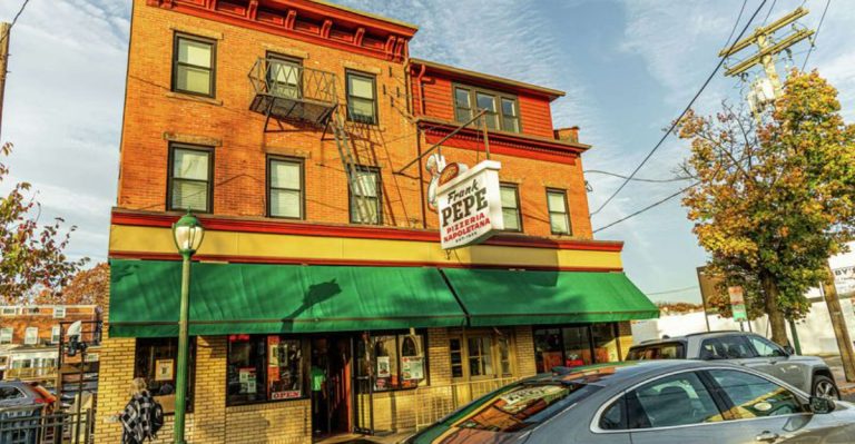 Famous Pies Bring Crowds From Every Corner of Connecticut To This Pizzeria