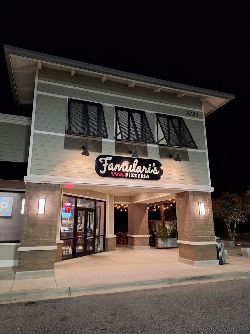 Famulari's Pizzeria, Mount Pleasant