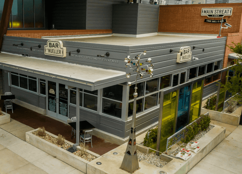 Main Streat Food Hall By H-E-B