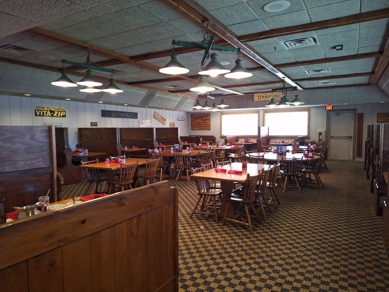 Machine Shed Restaurant - Rockford