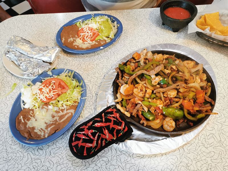 Fast, Friendly Service Makes Lunch Breaks Easy Fast, Friendly Service Makes Lunch Breaks Easy